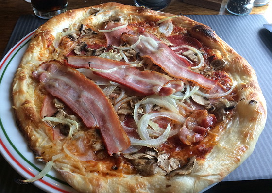 Ploggen 14 Juli 2015: Terherne en Akkrum pizza peasana il leone d'oro